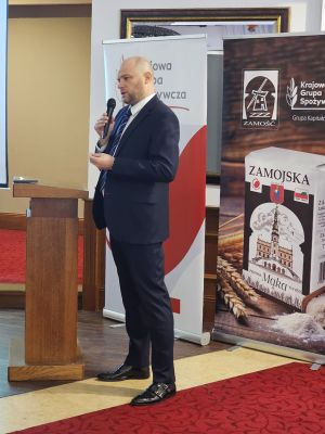 prelegent podczas seminarium