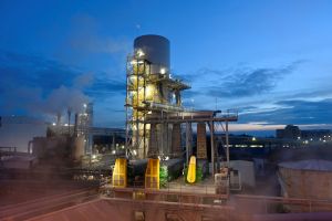 Infrastruktura technologiczna cukrowni stanowiąca element zaplecza produkcyjnego zakładu.